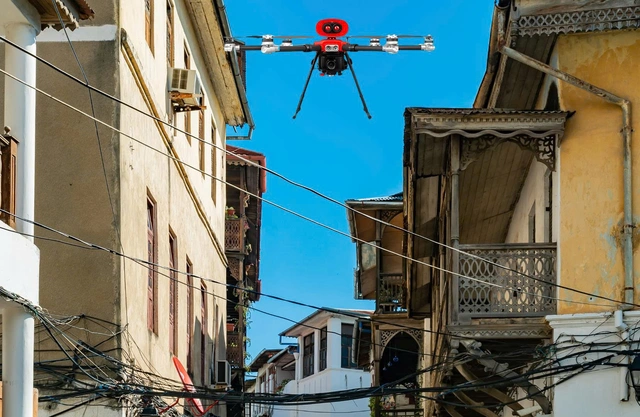 uav-hem-nho-17552359819741063212971-2