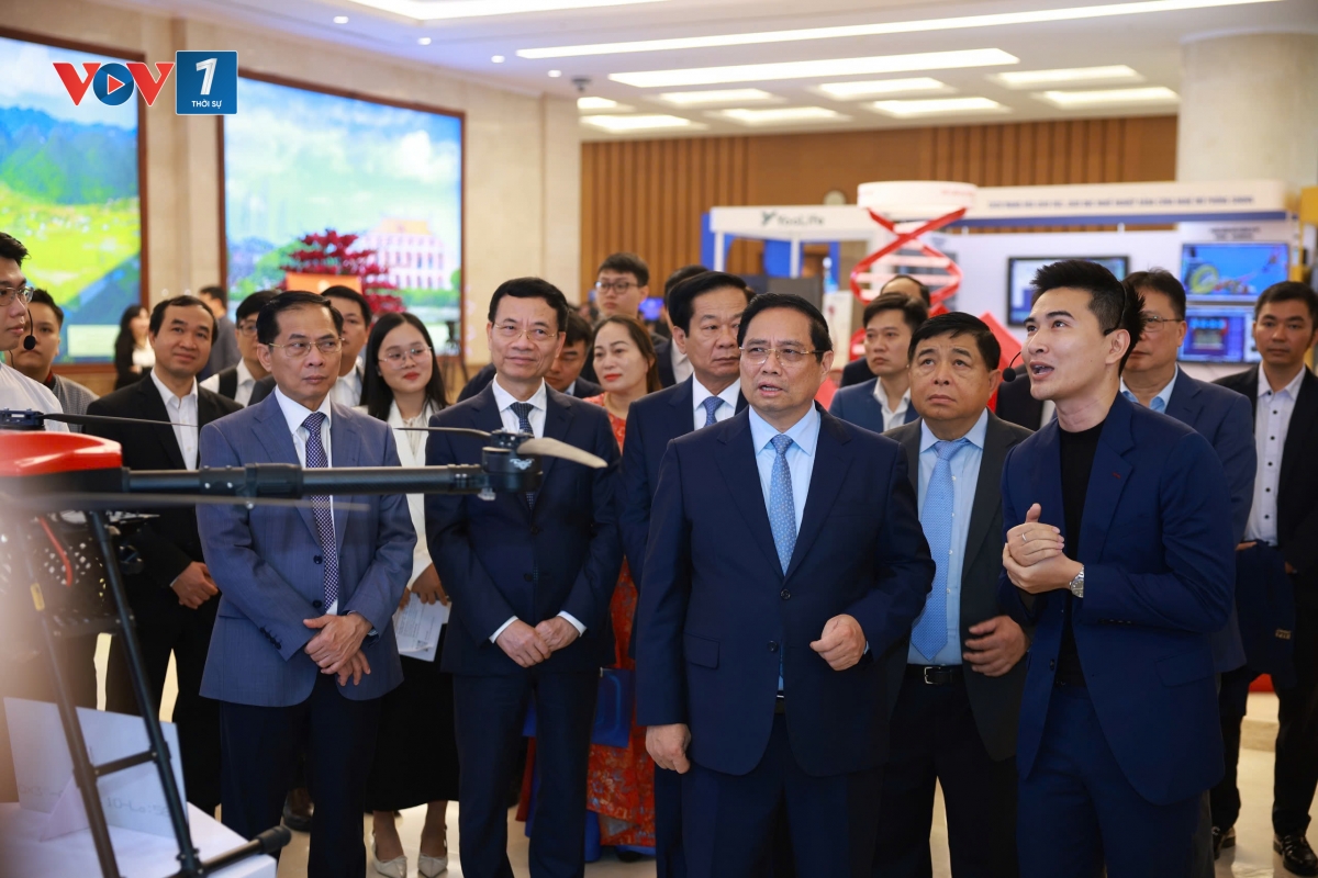 THỦ TƯỚNG PHÁT TRIỂN KINH TẾ SỐ, XÃ HỘI SỐ, CÔNG DÂN SỐ VÌ MỘT VIỆT NAM HÙNG CƯỜNG, THỊNH VƯỢNG