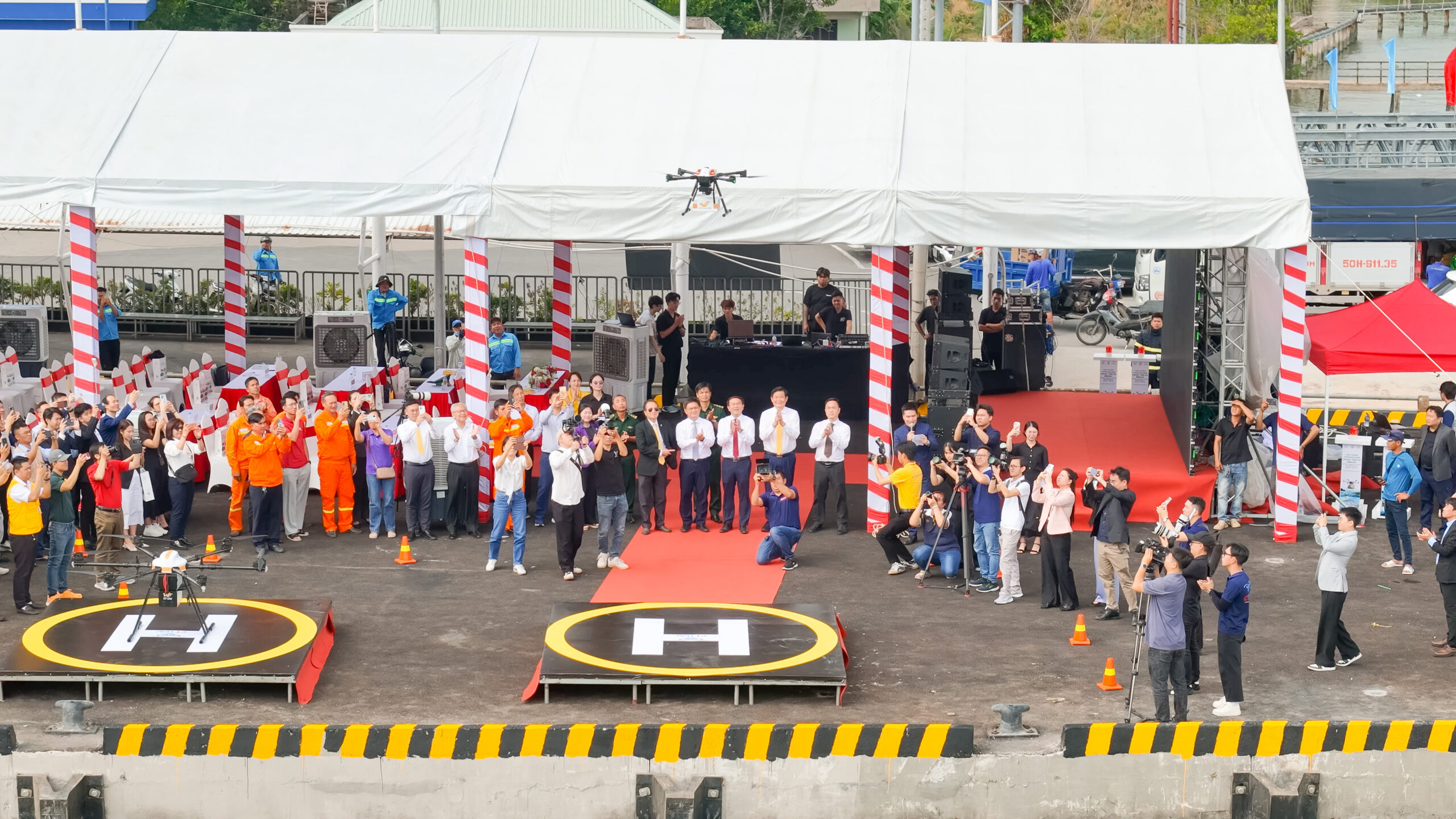 THÀNH PHỐ ĐẦU TIÊN Ở ASEAN BAY BIỂN GIAO HÀNG BẰNG UAV