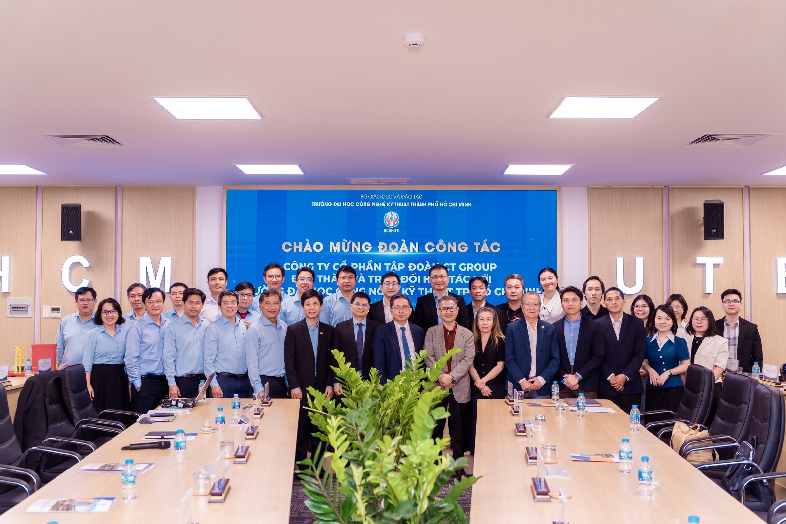 máy bay không người lái
