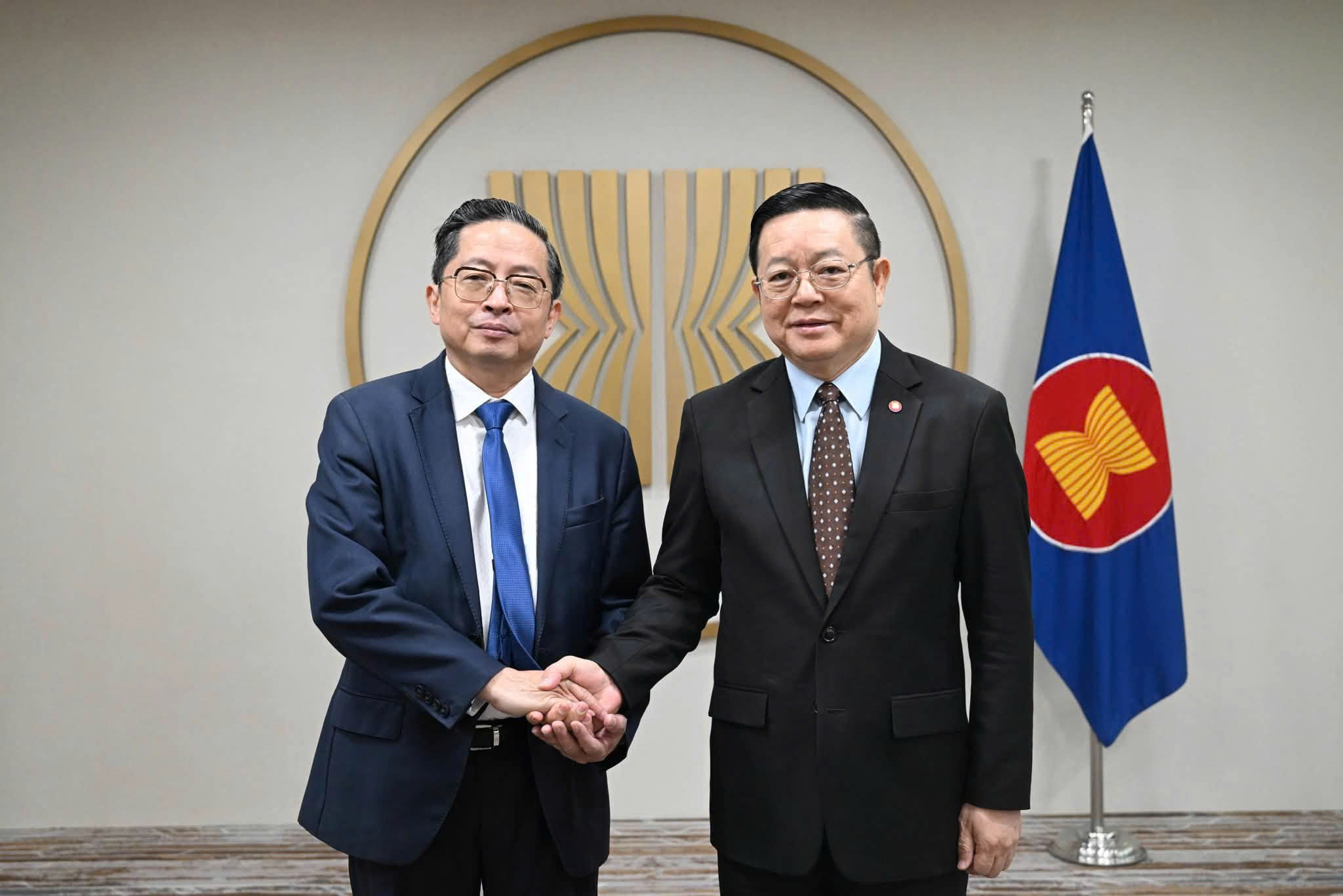 SECTECTARY GENERAL ASEAN – DR KAO KIM HOURN SUPPORT THE IDEA OF CT GROUP TO CREATE A HI TECH BRAND FOR ASEAN